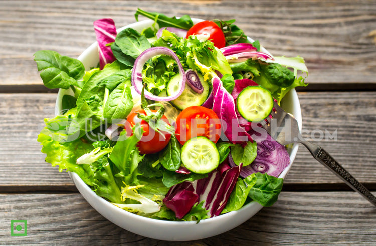 Green Leaves Mix And Vegetables Salad 250 g