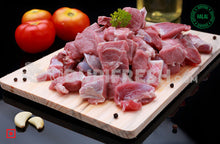 Load image into Gallery viewer, Supreme Low Fat Goat - Curry Cut with bone 500 g (5566213718180)

